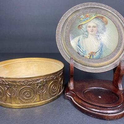 Antique-Style Brass Powder Box – Progress Novelty Casting Works, Mirrored Lid