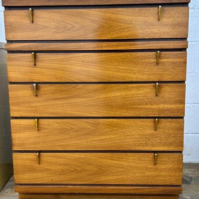 Mid Century Johnson Carper Veneer Chest Of Drawers - 32x18x39