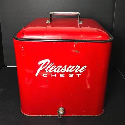 Vintage Pleasure Chest Metal Ice Chest 15x12x16"