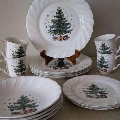 Nikko Christmas Dishes
