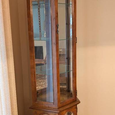 Pulaski Furniture Lighted Curio Cabinet