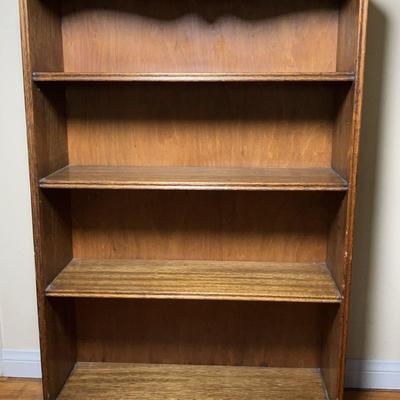 4 Shelf Wooden Bookcase with scalloped top & bottom