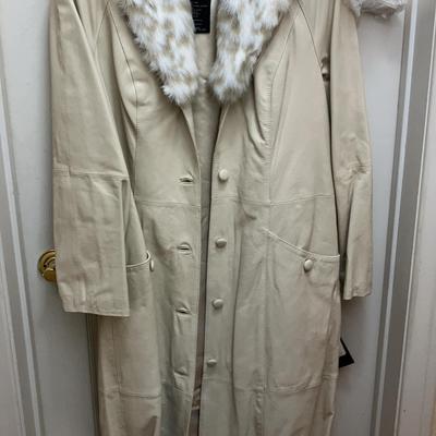 Terry Lewis 100% Leather Jacket - Size Small 