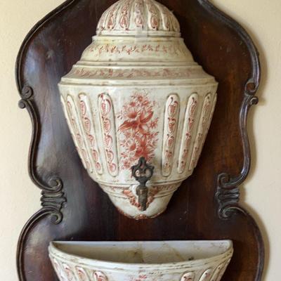 Wall-Mounted Ceramic Water Fountain (Lavabo)