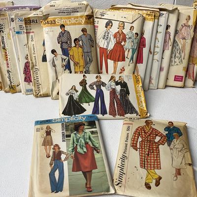 Vintage Sewing Patterns, 20 Pcs