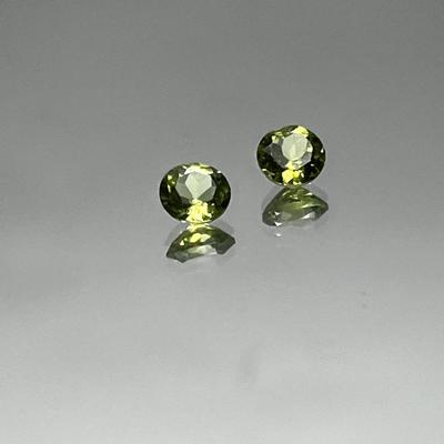 Peridot - Pair - 0.50cttw Round 4mm each