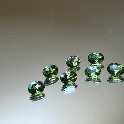 Peridot - 7 Gemstones 8.75cttw - Ovals - 6x4mm (3rd)