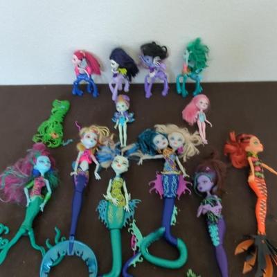 Monster High Dolls & More Lot Of 12