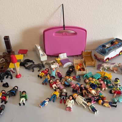Play mobile Assorted Characters 