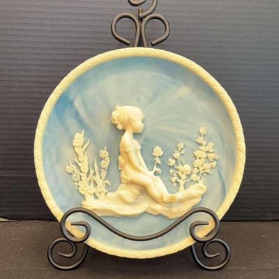 Avondale Collector's Plate "The Melissa Plate" by Frances Taylor Williams (plus easel)