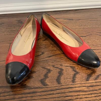 Salvatore Ferragamo  Red/Black Patent Leather Flats Size 7 2A