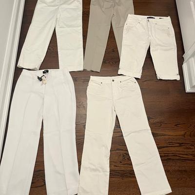5 Pairs Women’s Pants Size 6 (4 White, 1 Khaki) 