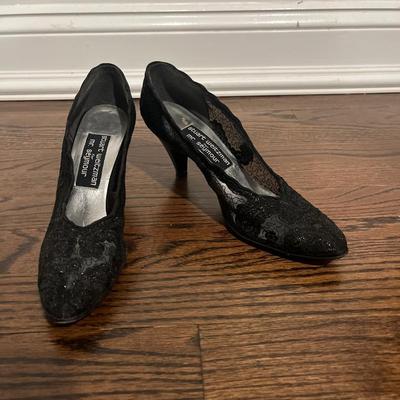 Stuart Weitzman black lace heels size 7 AA