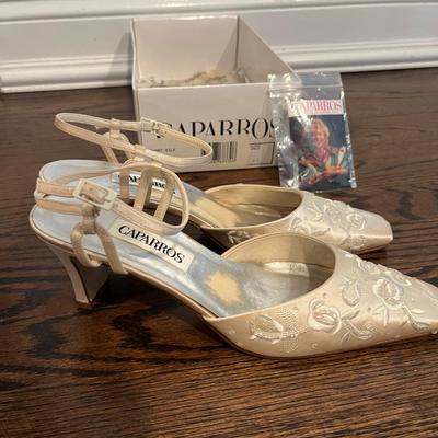 Caparros Embroidered And Beaded Heels Size 8B 