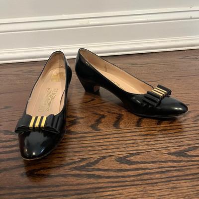 Salvatore Ferragamo Black Leather Pumps With Bow Size  7 AAA