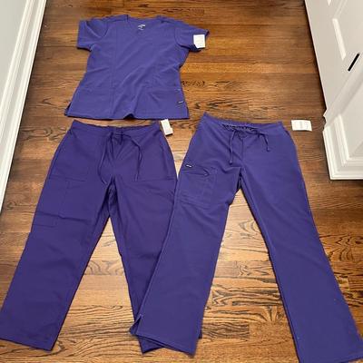 Womens Scrubs Color: Eggplant Size M/L- See Details 