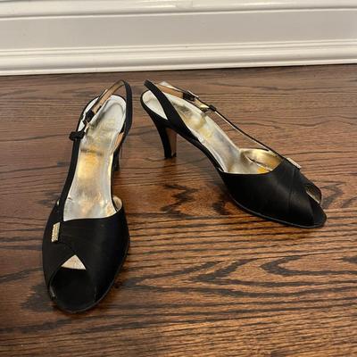 Salvatore Ferragamo Black Sling Back Heels Size 7 AA
