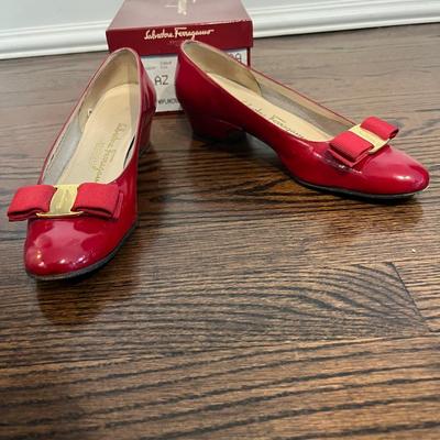 Salvatore Ferragamo Red Leather Pumps with Bow And Logo Size 7 AAA