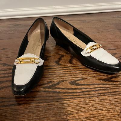 Salvatore Ferragamo Black And White Low heel Size 7 AA