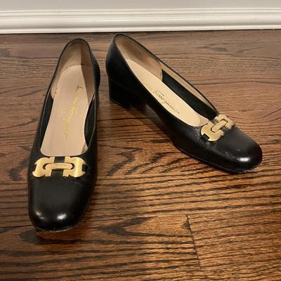 Salvatore Ferragamo Black Leather Heels With Matte gold Trim Size 7 2A