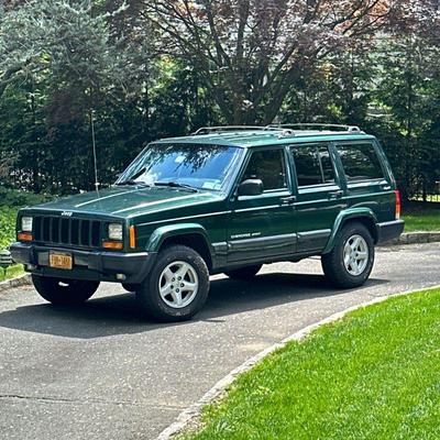 2000 Jeep Cherokee Sport SUV / ORIGINAL OWNER / 75,000 MILES | Year: 2000
Make: JEEP
Model: Cherokee Sport SUV 4WD
Color: Green...