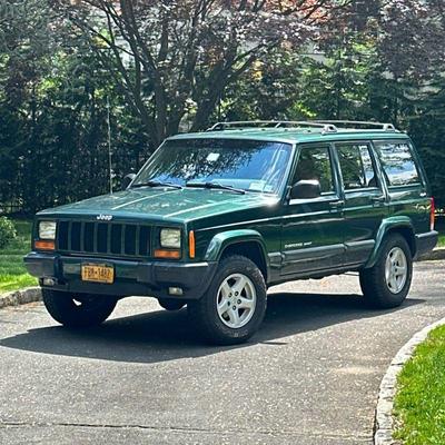 2000 Jeep Cherokee Sport SUV / ORIGINAL OWNER / 75,000 MILES | Year: 2000
Make: JEEP
Model: Cherokee Sport SUV 4WD
Color: Green...