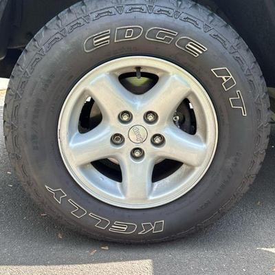 2000 Jeep Cherokee Sport SUV / ORIGINAL OWNER / 75,000 MILES | Year: 2000
Make: JEEP
Model: Cherokee Sport SUV 4WD
Color: Green...