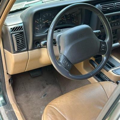 2000 Jeep Cherokee Sport SUV / ORIGINAL OWNER / 75,000 MILES | Year: 2000
Make: JEEP
Model: Cherokee Sport SUV 4WD
Color: Green...