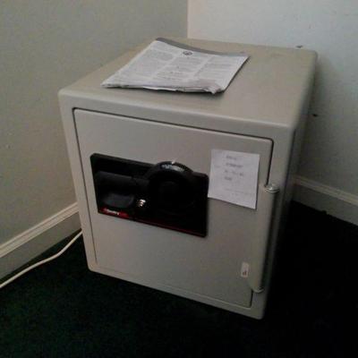 Sale Photo Thumbnail #39: Safe