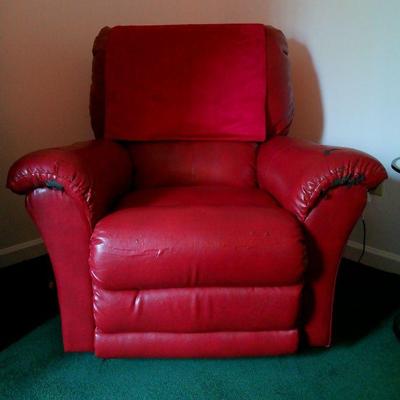 Sale Photo Thumbnail #30: Oversize chair (shows some wear)
