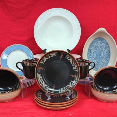Longaberger VTG Oval Cornflower Casserole Dishes W/ Mixed Dishware