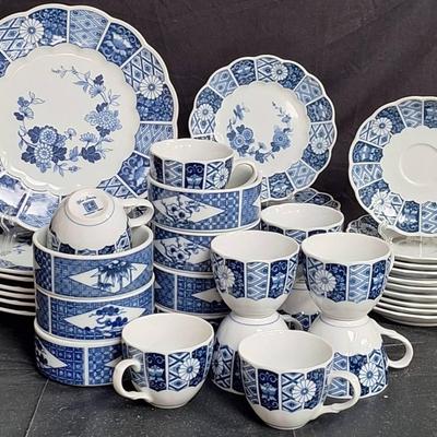 Vintage Lipper & Mann Blue Imari Porcelain China