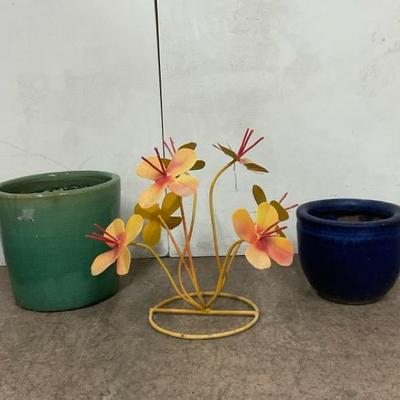 Metal Flower Garden Decor W/ Ceramic Planters 