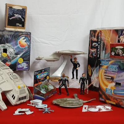Star Trek (Large Bundle) Space Ships- Characters and Accessories 