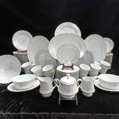 117 Noritake "Carolyn" China Dishware Set