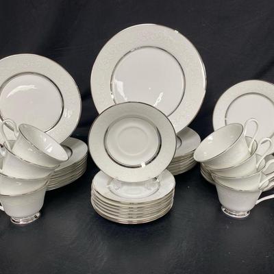 Oxford White Echo 40 Piece China Set