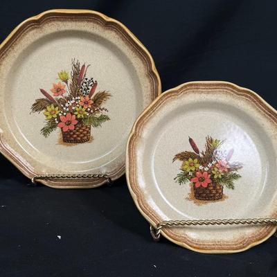 Mikasa Whole Wheat Autumn Song Plates 