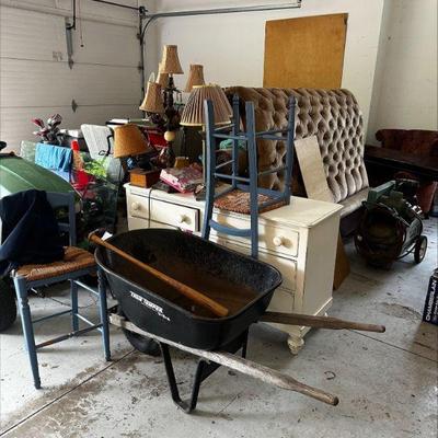 Estate sale photo