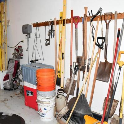 852 garage