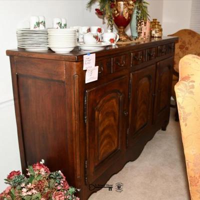 128 dining room