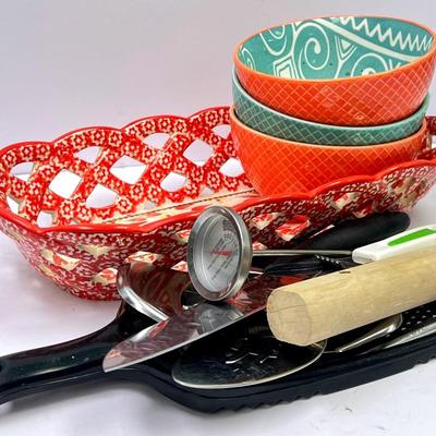 “Pfaltzgraff” Everyday Bowls and More