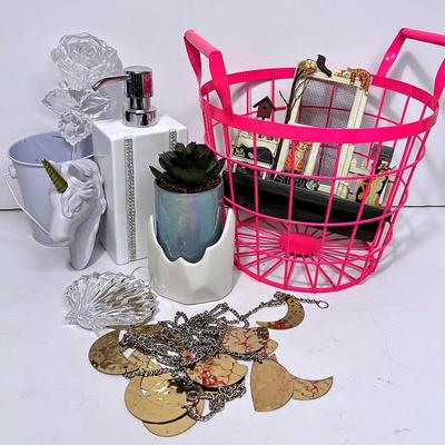 “Ross” Decor Assortment 