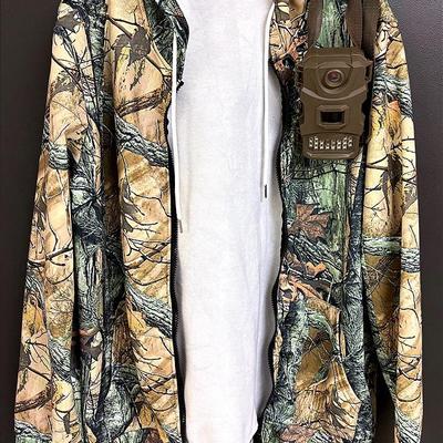 "Tasco" 12MP Trail Camera and Camo Jacket 