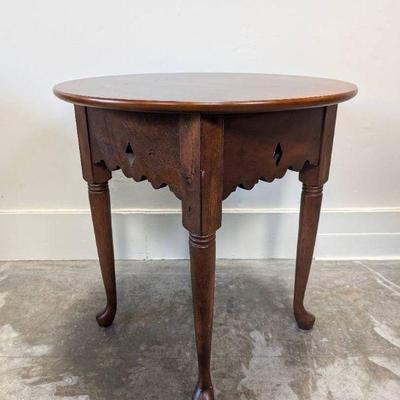 Lot #90 Vintage Queen Anne Style Round Side Table