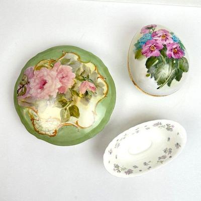 Sale Photo Thumbnail #115: Lot #115 Antique Hand Painted Porcelain Trinket Box with Lid, Wedgewood April Flowers Oval Bowl, and Hand Painted Ceramic Egg