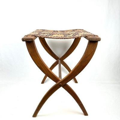 Lot #39 Vintage Wood Folding Luggage Rack