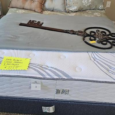 Like new Serta Perfect Sleeper mattress with boxspring 