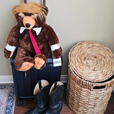 Trump bear $25