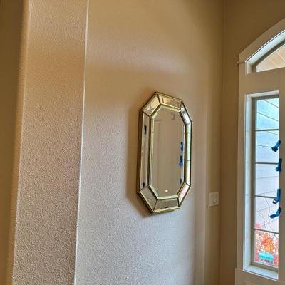 Great vintage mirror
