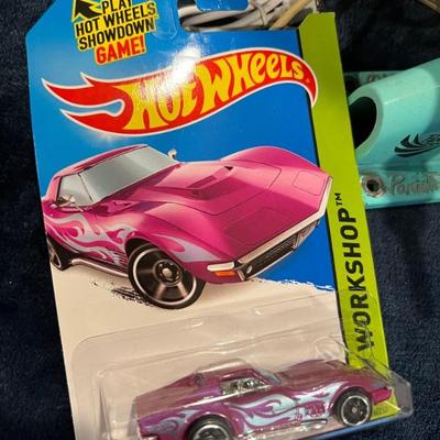A FEW COLLECTIBLE HOT WHEELS!